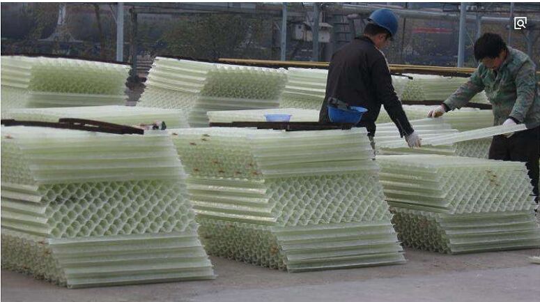 玻璃鋼斜管填料生產(chǎn)車(chē)間